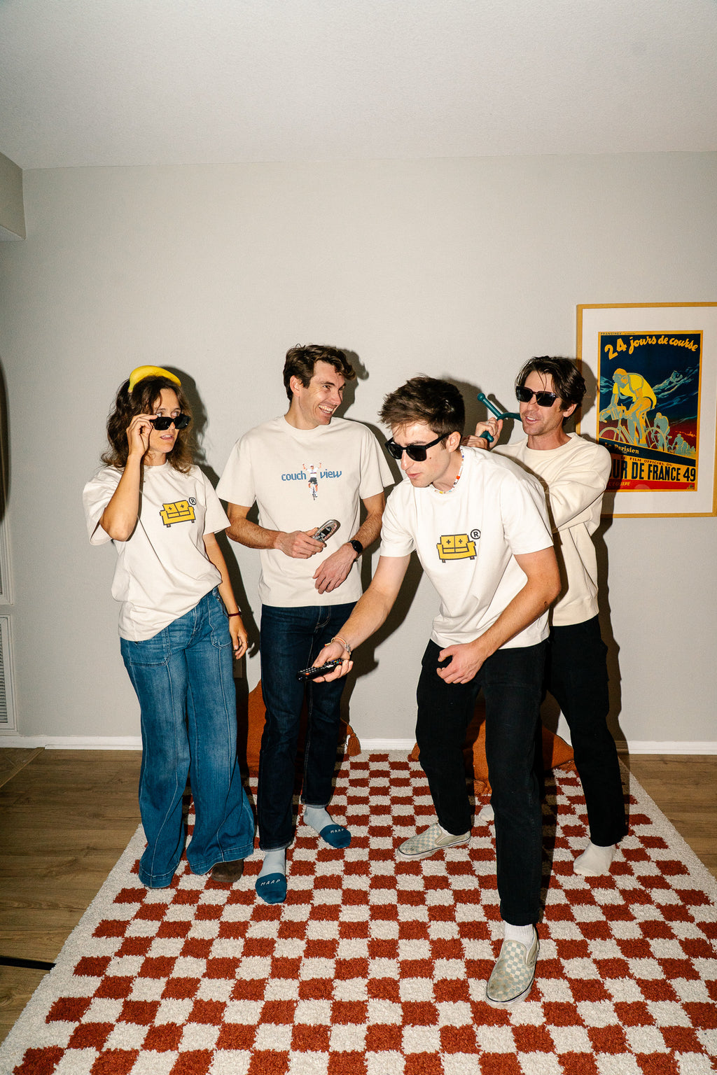 COUCH VIEW 8BIT TEE