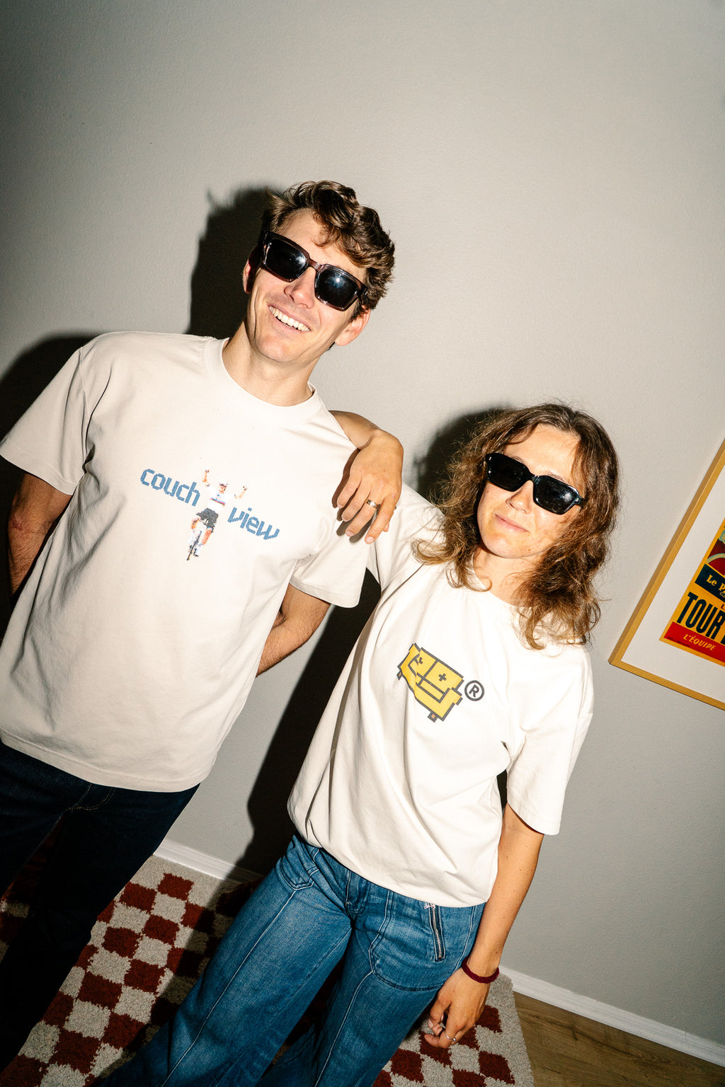 COUCH VIEW 8BIT TEE